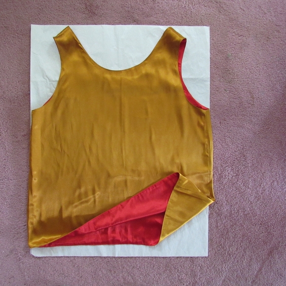 Women's Reversible Top Gold/Red - Picture 8 of 13